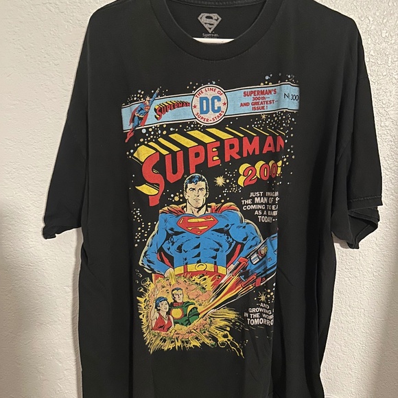DC Comics 2001 SUPERMAN's 300th AND GREATEST ISSUE (XXL) T-Shirt Black - Picture 1 of 4